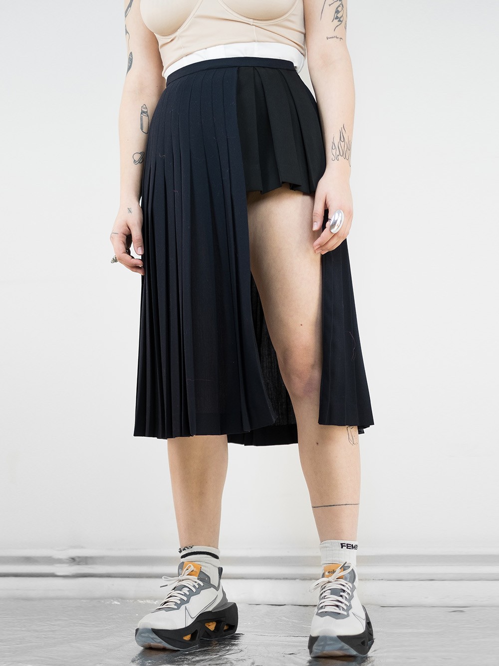 Pleated Wool Slit Skirt 150