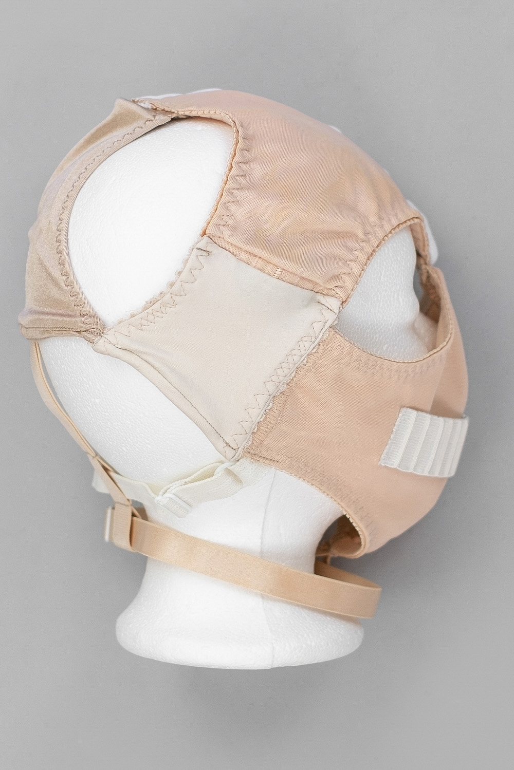 Gusset Mask in Beige and White 4