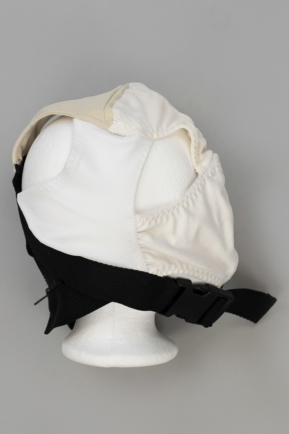 Gusset Mask in Black and White 3